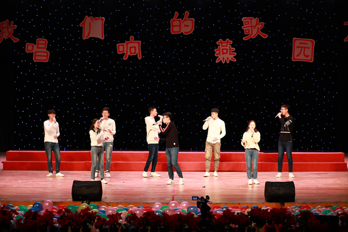 图3阿卡贝拉组合《外婆的澎湖湾》